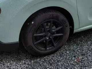 Alufælge med sommerdæk 
