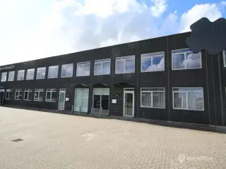 Selvstændigt kontor / showroom - i alt ca. 89 kvm