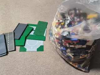 16,7 kilo blandet Lego