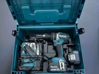 Boremaskine MAKITA med oplader