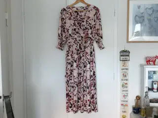 Kjoler 1stk20kr 3stk40kr SE 5 fotos