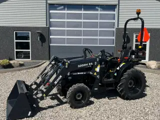 Solis S26 6+2 gearmaskine Limited Edition i sort med brede hjul og Fuldhydraulisk frontlæsser