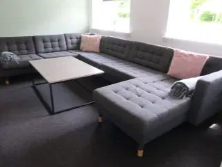 Hjørnesofa, sofabord, tv-møbel m.m.