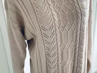 Beige trøje 