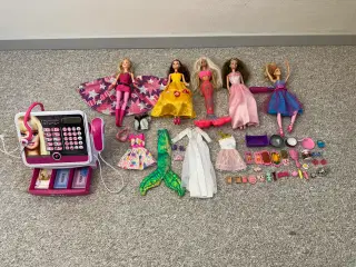 5 Barbie dukker med tilbehør