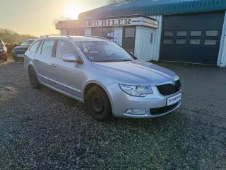 Skoda Superb Combi 1,6 TDI Common Rail DPF Greenline Elegance 105HK Stc