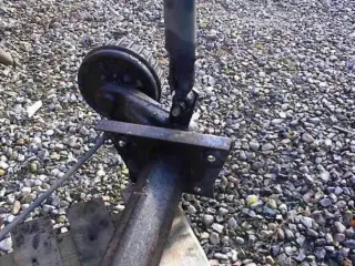   Alko Aksel 900 kg.