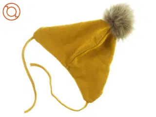 Strikhue med pelskvast fra Racing Kids (str. 68)