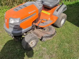 Defect havetraktor søger 