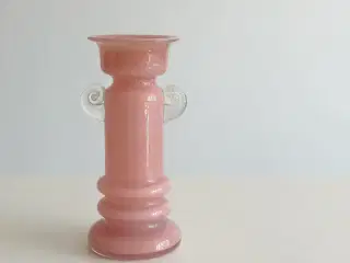 Lyserød glasvase, cylindrisk