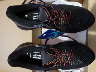 Skal sælges nu - Asics sko