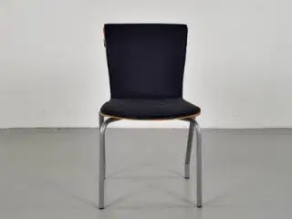 Four design  g2 konferencestol med blå/sort polster og med kip funktion