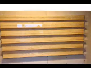 Brochureholder I træ