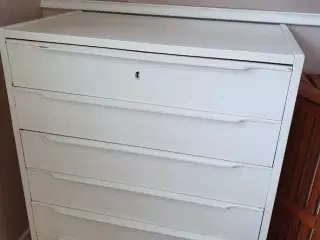 Kommode med 6 skuffer