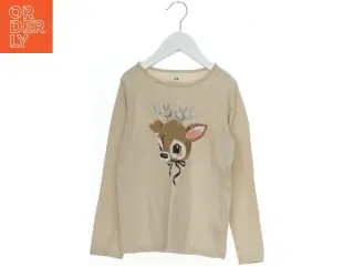 Langærmet bluse med dådyrmotiv fra H&M (str. 128)