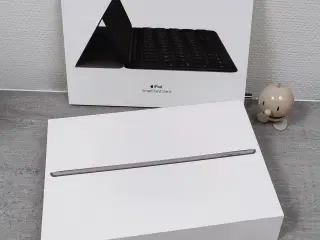 iPad 8 + iPad Smart Keyboard 