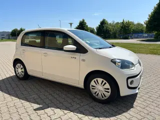 VW UP - Life model
