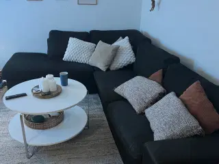 Sort sofa