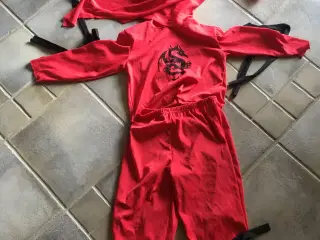 Udklædningskostume - fastelavnsdragt Ninja