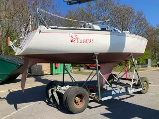 Farr 727, Sejlbåd