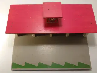 Gammel Falck Zonen trægarage. L 35cm.