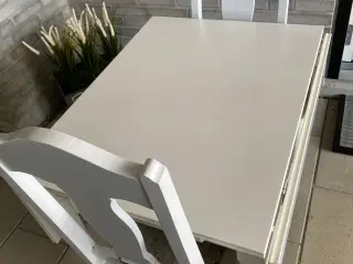 Klapbord med 2 stole