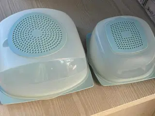 To Tupperware ostebokse 