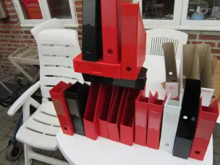 Tidsskriftholder i plast