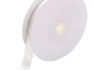 Hvid Satinbånd 25 mm x 50 m - Perfekt til Dekoration