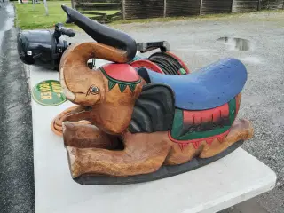 Gammel træ gynge elefant 