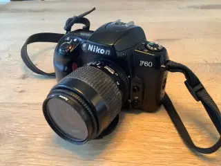 Nikon F 60 sælges