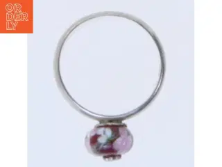 Ring med glasperle (str. 51 mm)