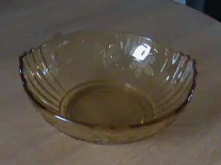 Glas skål med vindrueranke mønster