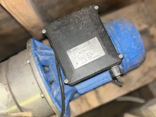 Pumpe. BYD.