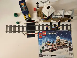10259 Winter Village Station