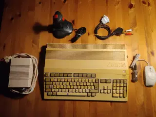 Amiga 500 inkl. Gotek drev med spil