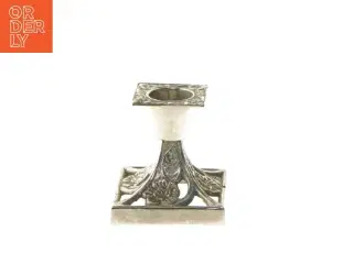 Lysestage med blomsterdesign (str. 6x5,5x5,5 cm)