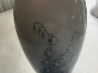 Liljekonval vase