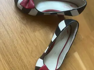 Lola Ramona pumps 37