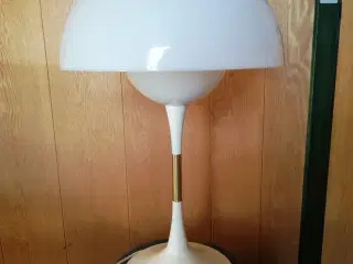 Trixel bordlampe fra Lyfa