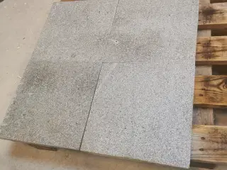 Granitflise mørkgrå 30x30x3 cm