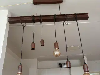 Lampe over spisebord 