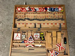 Træ legetøjs kuffet