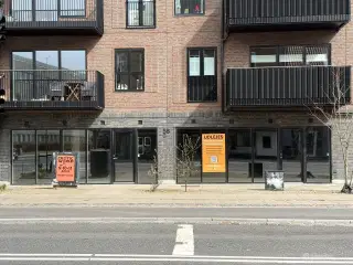 RESTAURATION - CAFE ELLER BUTIK I NY EJENDOM