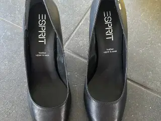 Black Esprit heels 
