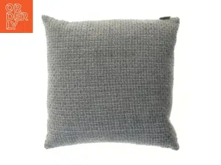 Grå pude fra Living (str. 48x46 cm)