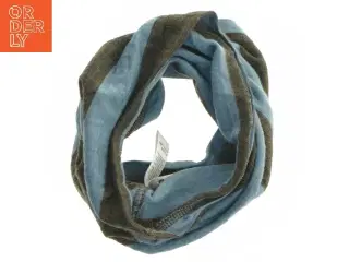 Strikket halsedisse med striber fra Joha (str. 37x20 cm)