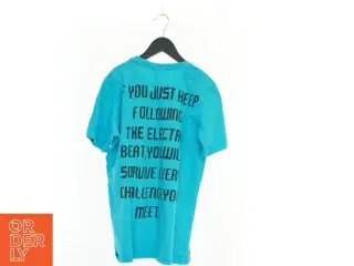T-Shirt fra D-XEL (str. 176 cm)