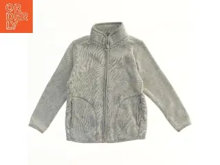 Grå fleecetrøje med lynlås fra Uniqlo (str. 122)