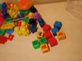 Baby-bygge-leg